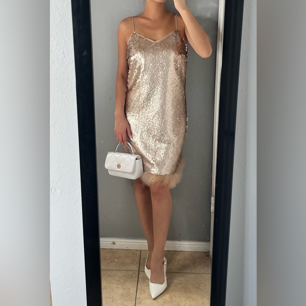 NWT CeCe gold sparkly Sequin Feather Trim sheath Dress 6 Party Glam night out